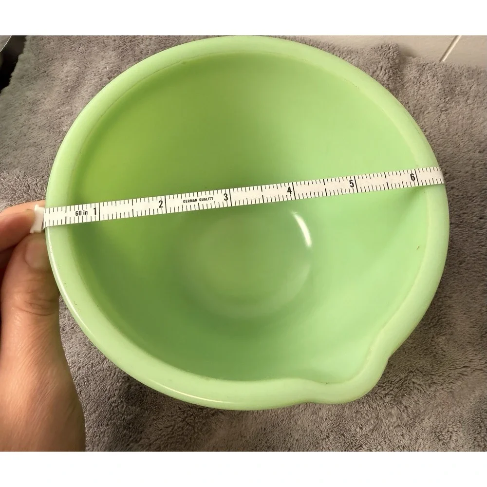 Vintage Jadeite Uranium Mixing Bowl with Spout 6.5 inches